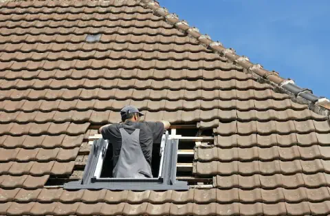 Pose de velux - Juillac-le-Coq